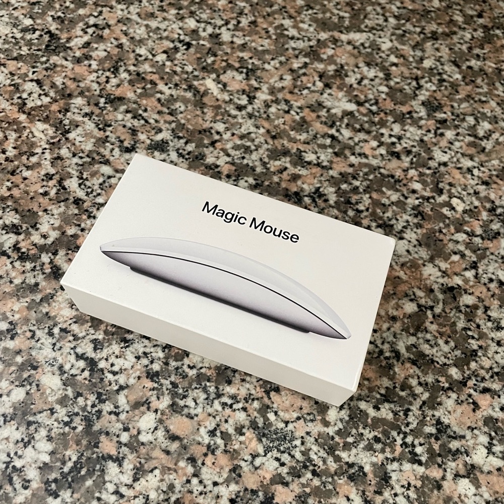 Apple Magic Mouse in White Box